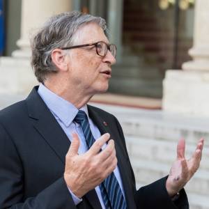 Bogatsi poradzą sobie z nią szybciej. Bill Gates zdradził datę zakończenia pandemii