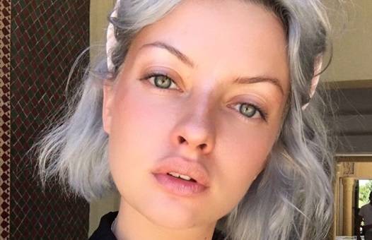 Ewa z "Big Brothera" na rozbieranych zdjęciach. Pozuje topless