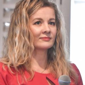 Wygląd Anny Powierzy pod lupą internautów: "Posunęła się pani w latach". Na odpowiedź aktorki nie trzeba było długo czekać