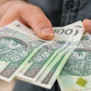 Wkrótce wypłata czternastej emerytury. ZUS apeluje o ostrożność