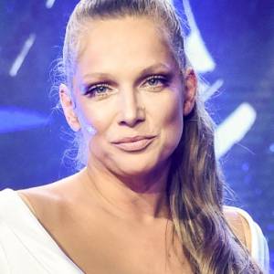 Joanna Liszowska w kobiecej sesji foto. W opisie nawiązała do swojego wieku. "Najlepsze wciąż przede mną"