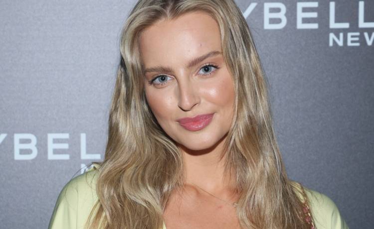 Karolina Pisarek w samej bieliźnie! Modelka pokazała kulisy sesji zdjęciowej