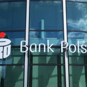 Świąteczne przelewy. Zobacz, kiedy musisz wysłać pieniądze, by dotarły na czas!