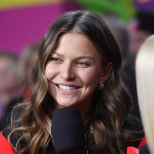 Anna Lewandowska w samych szortach. Stanęła przed obiektywem topless [ZDJĘCIA]