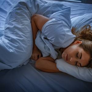 Zasada 7:1 może wydłużyć ci życie o 4 lata. Wystarczy zmienić swoją rutynę snu!