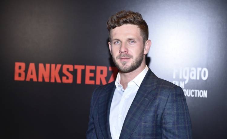 Antek Królikowski ma długie włosy. Ale się zmienił! "Prawie jak Wodecki". Są też porównania do ojca