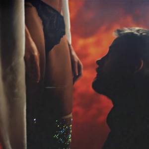 Półnaga Natalia Siwiec w nowym teledysku Fabijańskiego. "Eksplozja fantazji erotyczno-miłosnych" [WIDEO]