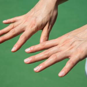  Widoczne żyły na dłoniach. Sprawdź, co mówi o tobie ten objaw!