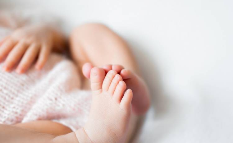 Przyszedł na świat z... ogonem! Wygląd noworodka wprawił lekarzy w osłupienie [+18]