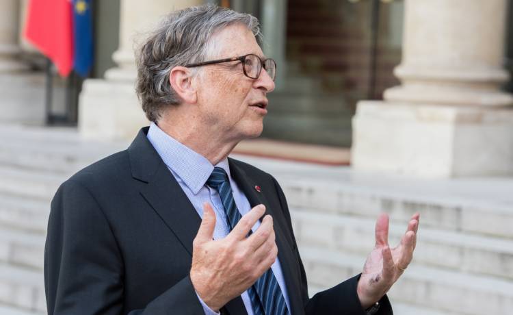 Bogatsi poradzą sobie z nią szybciej. Bill Gates zdradził datę zakończenia pandemii