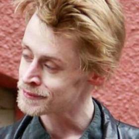 RMF Extra: Macaulay Culkin zmienił się nie do poznania. Filmowy Kevin wygląda teraz lepiej niż kiedykolwiek!