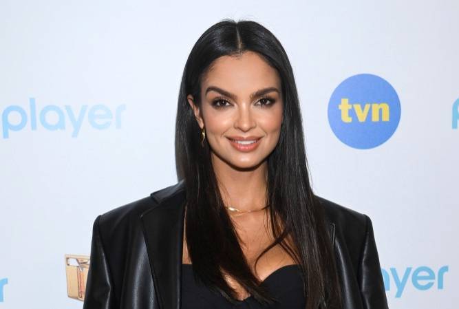 Klaudia El Dursi w skąpej, festiwalowej kreacji. Sporo odsłoniła! "Najśliczniejsza kobieta" [WIDEO]