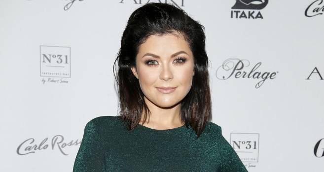 Katarzyna Cichopek w samym ręczniku. Gwiazda "M jak Miłość" sporo odsłoniła!