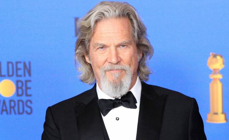 Jeff Bridges pokazał zdjęcie z ogoloną głową i zdradził, jak się czuje. Aktor walczy z nowotworem                                             