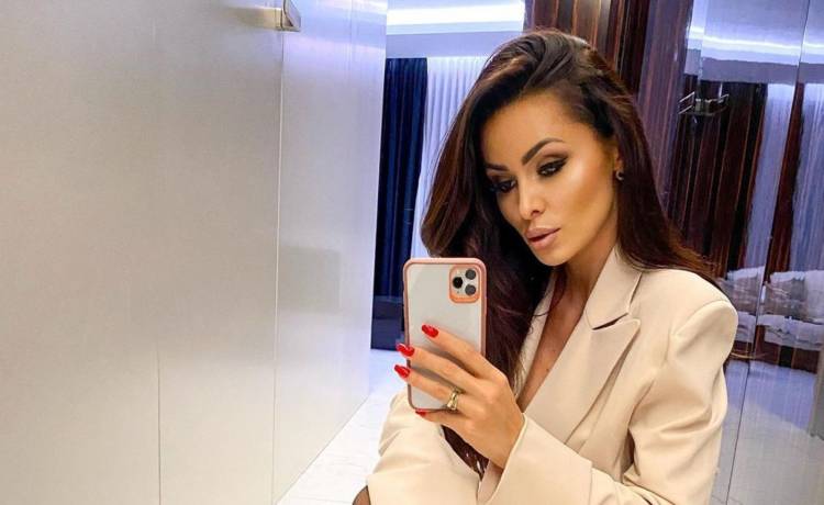 Gwiazda "Gogglebox" podzieliła się swoim szczęściem! Romantyczne nagranie z mężem trafiło do sieci [WIDEO] 