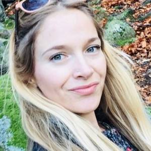 "Rolnik szuka żony". Marta Paszkin w czerwieni. Tak uczestniczka show pokazała się dwa tygodnie po porodzie [ZDJĘCIA]