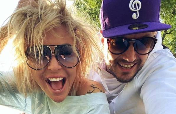 Blanka Lipińska i Baron rozstali się! Autorka wydała oświadczenie. "Cierpienie chcę przeżywać w otoczeniu przyjaciół"                                  