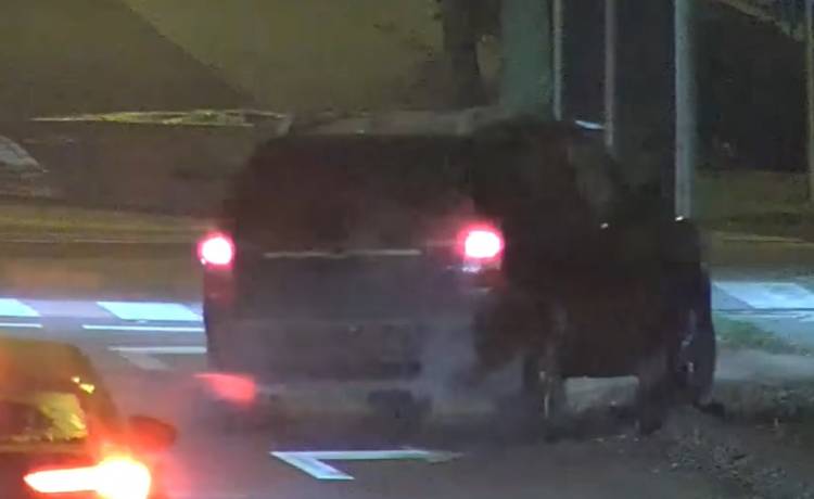 Samochód wykonywał niebezpieczne manewry. W środku nie było kierowcy [WIDEO]