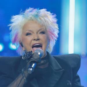  Trzeci dzień Top of the Top Sopot Festival 2023. Małgorzata Ostrowska w kolorowych włosach wykonała największe hity [WIDEO]                           