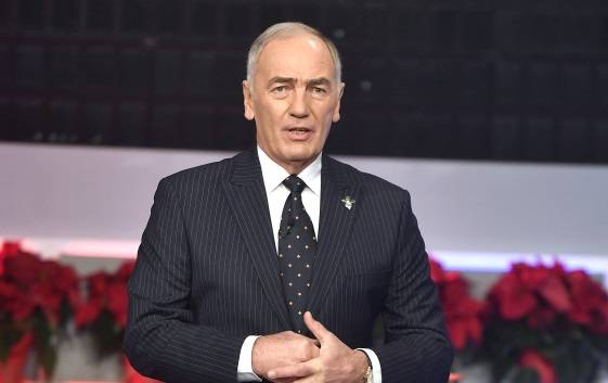 "Familiada". Te "wpadki" przejdą do historii programu! Produkcja tłumaczy i zalicza kolejną gafę [WIDEO]            