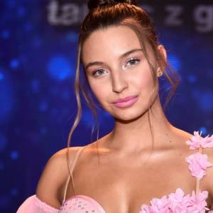 Julia Wieniawa szczerze o biologicznym tacie i ojczymie: "Mam cudownych, kochających dwóch ojców"