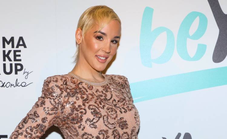 "Serio to wygląda brzydko". Internauci komentują zdjęcie Anieli Bogusz z Dubaju