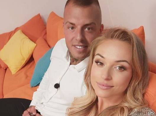 Ania i Czarek z "Love Island" wciąż razem? Internauci mają wątpliwości!               
