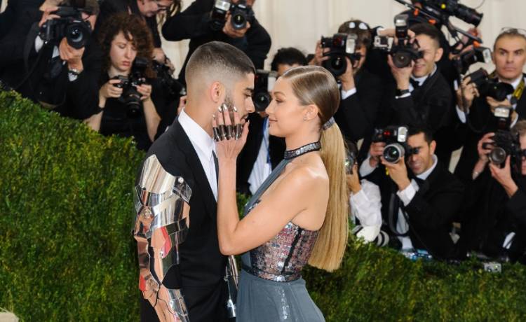 Gigi Hadid i Zayn Malik spodziewają się dziecka?! Na nowych zdjęciach modelki widać zaokrąglony brzuszek?