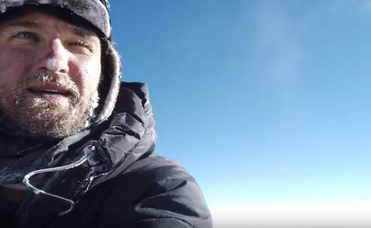 Światowy rekord pobity. Zagrał na saksofonie na szczycie Mount Everest! [WIDEO]