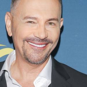 Krzysztof Ibisz przebrał się za świętego Mikołaja. Wszystko się nagrało! [WIDEO]