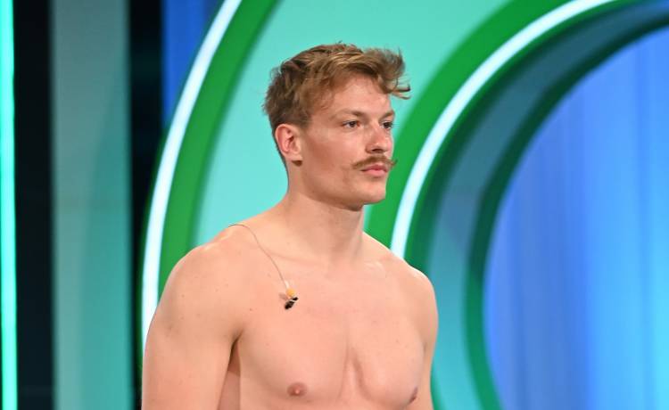 Tadeusz z "Top Model" bez wąsa. Jak w przeszłości wyglądał laureat złotego biletu? [FOTO]