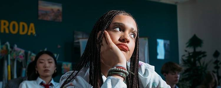 Sara James w Twojej szkole. Wokalistka ogłasza konkurs dla fanów