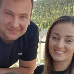 "Rolnik szuka żony". Ania Bardowska na najnowszym zdjęciu "z brzuszkiem". Ciążowe krągłości są już naprawdę spore! 