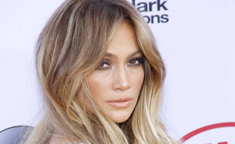 Jennifer Lopez pochwaliła się tym, że zagłosowała w wyborach. Gwiazda zachwyciła fanów swoim odważnym strojem