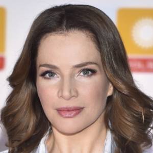 Anna Dereszowska pozowała do zdjęcia. Wtem wiatr podwiał jej sukienkę! Podmuch sporo odsłonił [FOTO]