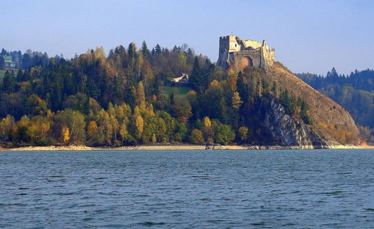 Przerażające odkrycie nad jeziorem Czorsztyńskim. W skansenie znaleziono pudła pełne kości