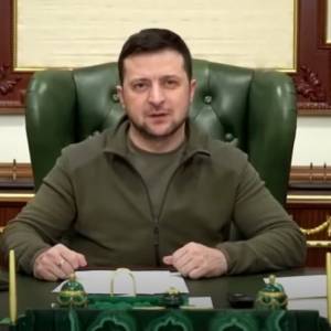 Zełenski rzucił wyzwanie Rosjanom: "Jestem tu". Wymowne wystąpienie prezydenta Ukrainy [WIDEO]