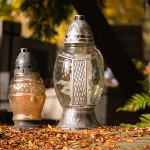 Cmentarze 1 listopada na pewno otwarte? Nowe obostrzenia?