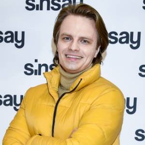 Marcin Hakiel zaniepokoił swoich fanów czarno-białą fotografią. "Czuję, że to nadchodzi"