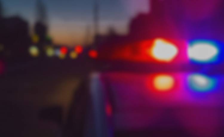 Wjechał w kiosk i... uciekł. Policjantom tłumaczył, że za szybko jechał