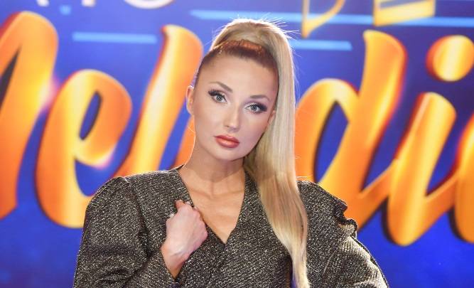 Cleo nosi doczepiany kucyk. Tak wygląda w naturalnych włosach [ZDJĘCIA]