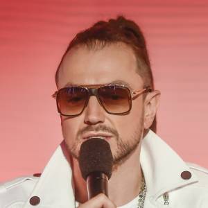 Aleksander Milwiw-Baron w żałobie. Nie żyje babcia muzyka zespołu Afromental. Podano datę pogrzebu 