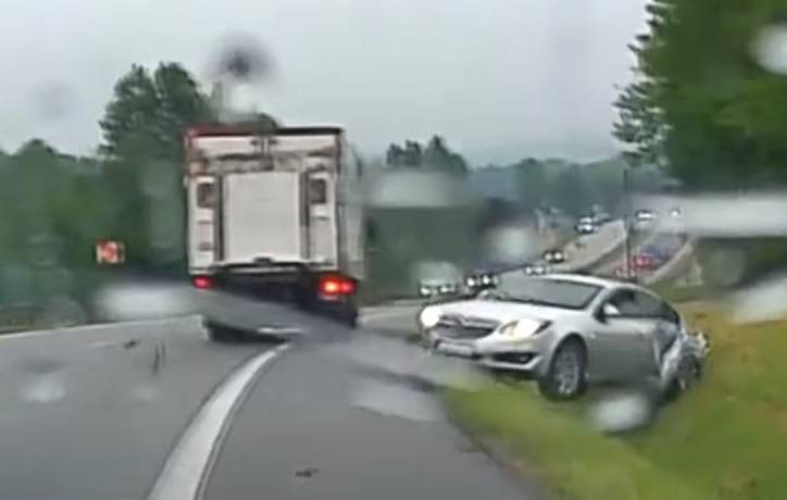 Absurdalny wypadek na Zakopiance! "Akcja prawie jak w GTA" [WIDEO]