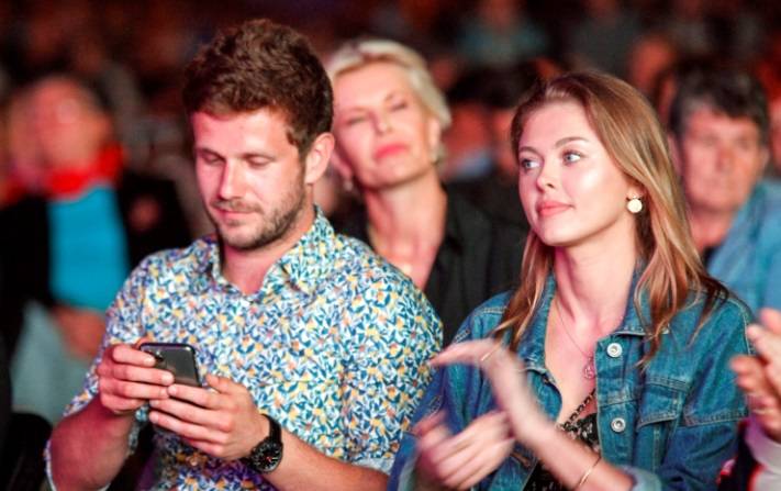 Antek Królikowski publikuje romantyczny kadr z dziewczyną. Internauci krytykują!