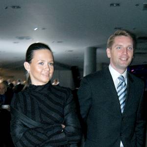 Kinga Rusin na zdjęciu sprzed 30 lat. Jej córki dziś wyglądają identycznie?