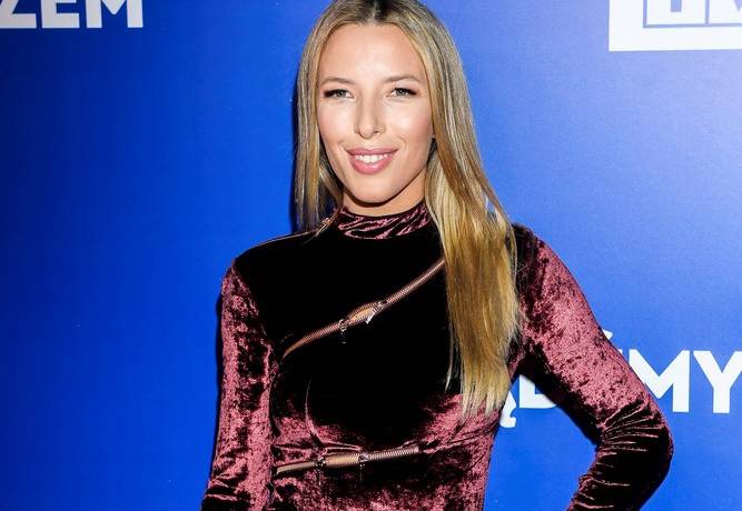  Ewa Chodakowska: Znany dom mody skopiował kostium kąpielowy marki trenerki?                                           