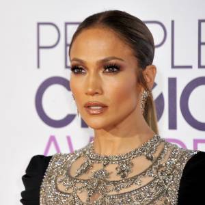 Jennifer Lopez zrzuciła ubrania. Zapozowała w bieliźnie. Trudno uwierzyć, że ma 54 lata! [FOTO]