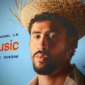 Bad Bunny na Super Bowl Halftime Show 2026. Gdzie oglądać - transmisja w Polsce