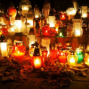 Wszystkich Świętych i Zaduszki. Czym różnią się te święta?                                        