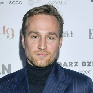 "Na dobre i na złe". Wilczewski odnajdzie szczęście w miłości? Widzowie piszą o jednej z lekarek